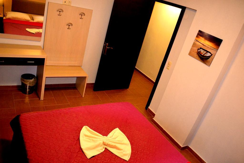 Αmalia Lux Villas Vrasná Quarto foto