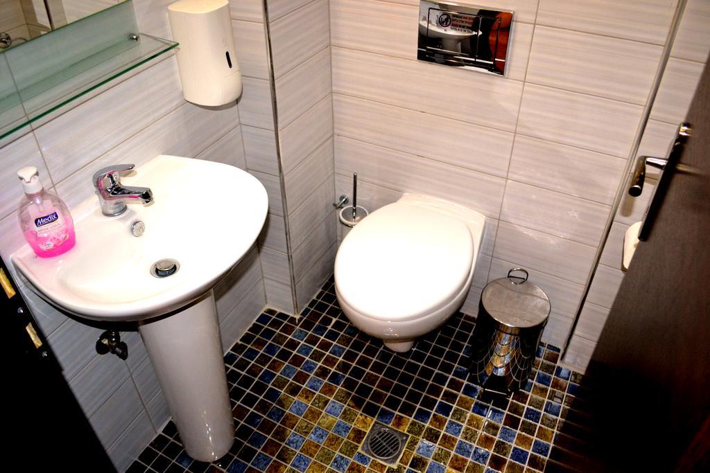 Αmalia Lux Villas Vrasná Quarto foto